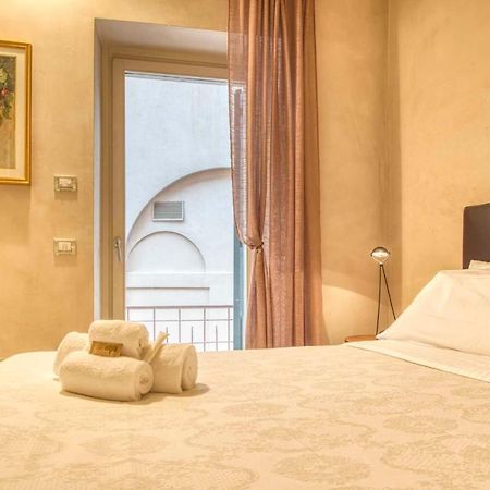 Apartmentsarena - Suite Mercatorum - Piazza Erbe Verona Dış mekan fotoğraf