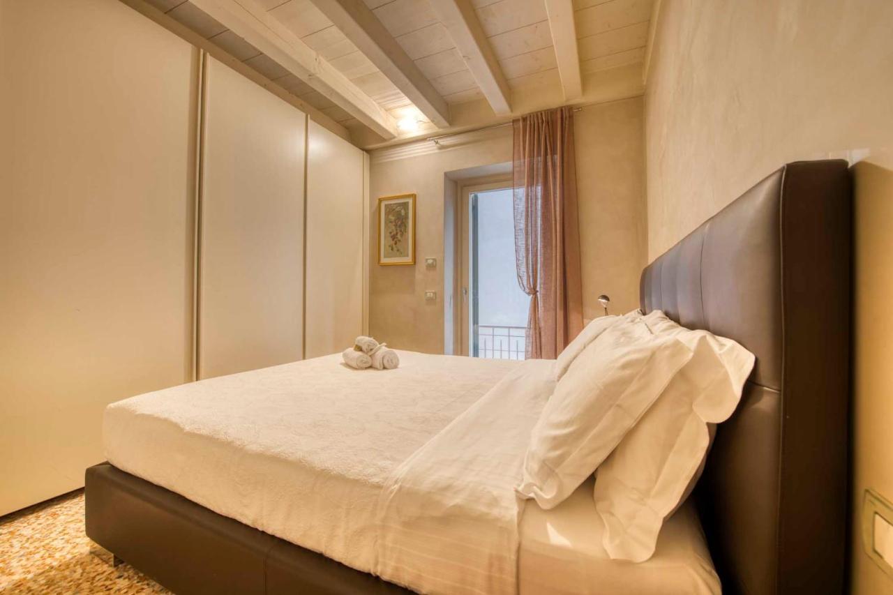 Apartmentsarena - Suite Mercatorum - Piazza Erbe Verona Dış mekan fotoğraf