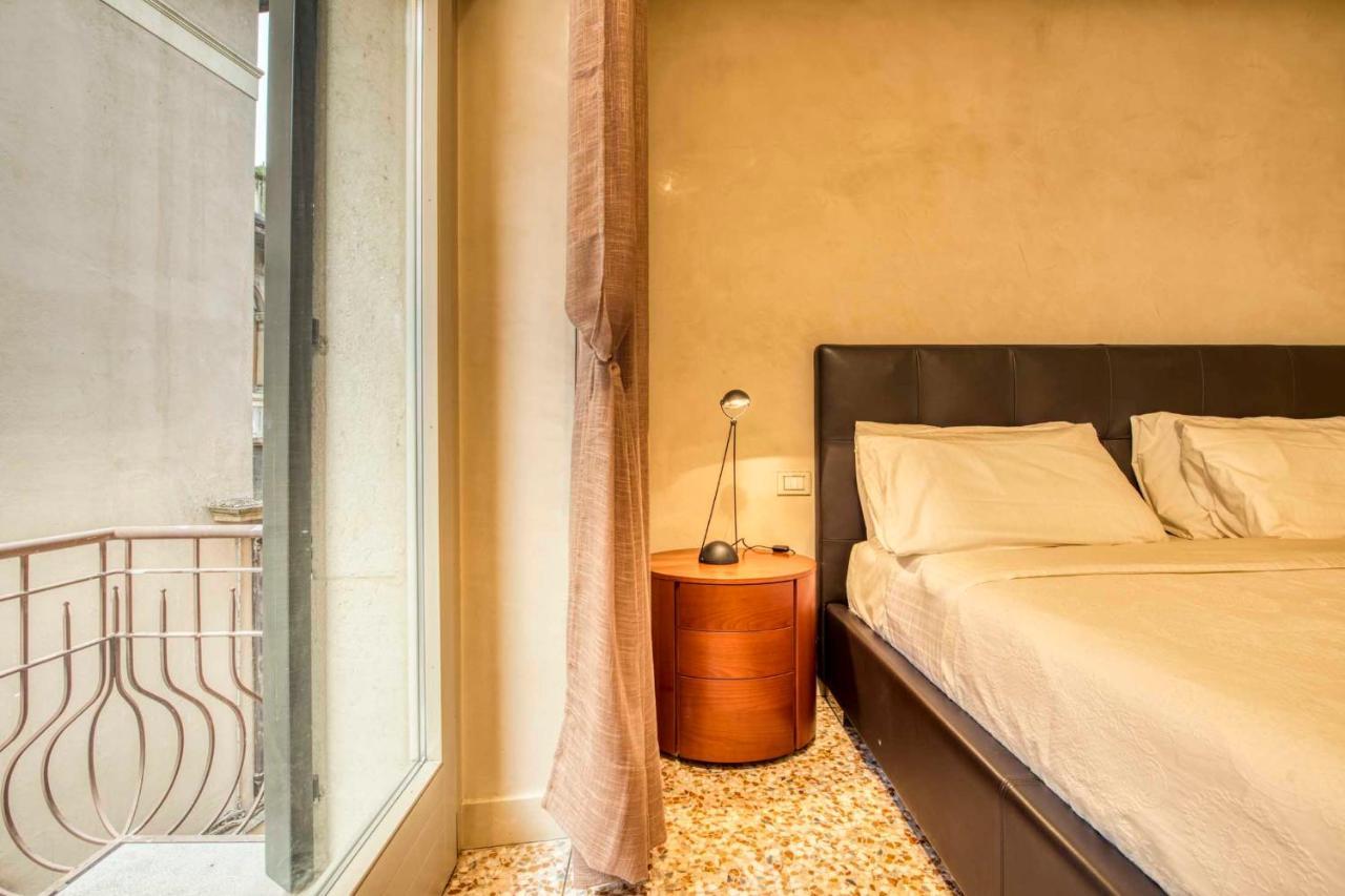 Apartmentsarena - Suite Mercatorum - Piazza Erbe Verona Dış mekan fotoğraf