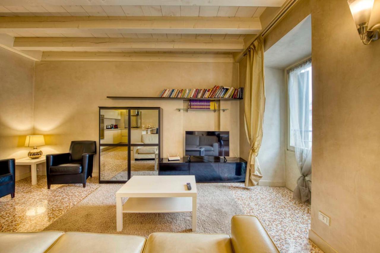 Apartmentsarena - Suite Mercatorum - Piazza Erbe Verona Dış mekan fotoğraf